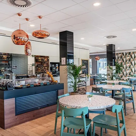 B&B Hotel Zuerich Airport-3