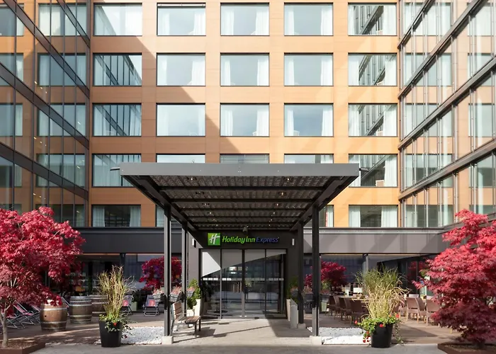 Holiday Inn Express Zuerich Airport By IhgAirport Hotel